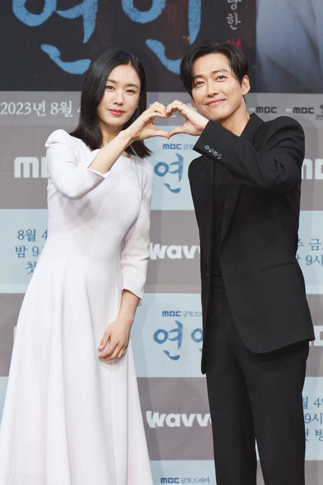 恋人~あの日聞いた花の咲く音~|韓国俳優女優タレント図鑑