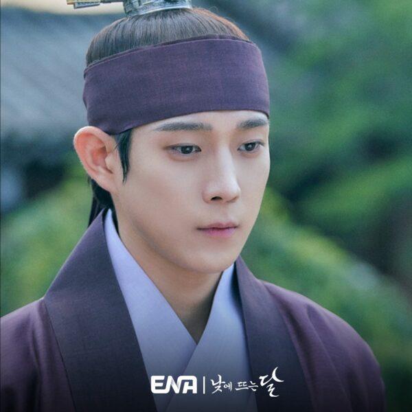 昼に昇る月｜韓国俳優女優タレント図鑑