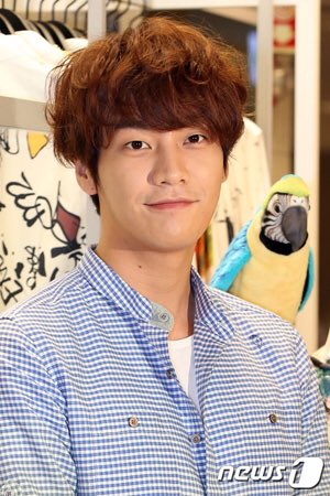 ユン・パク（윤박）のプロフィール